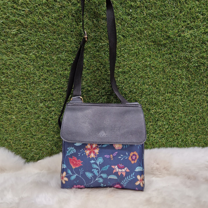 Flower Bloom & Bee Print Crossbody Bag With Fold Over Top