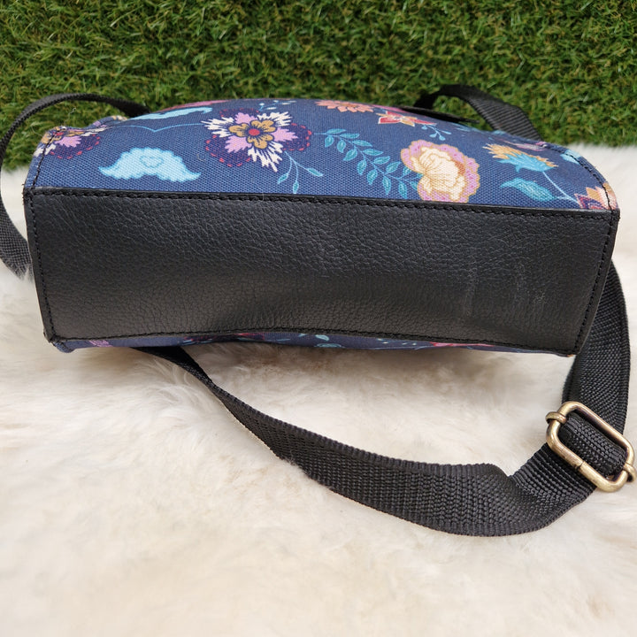 Flower Bloom & Bee Print Crossbody Bag With Fold Over Top