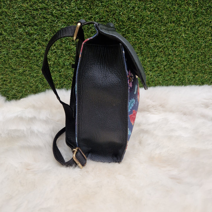 Flower Bloom & Bee Print Crossbody Bag With Fold Over Top