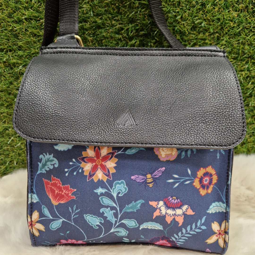 Flower Bloom & Bee Print Crossbody Bag With Fold Over Top